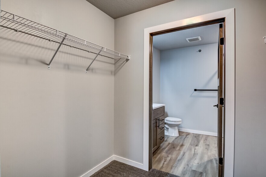 Building Photo - 4223 Jeffers Rd