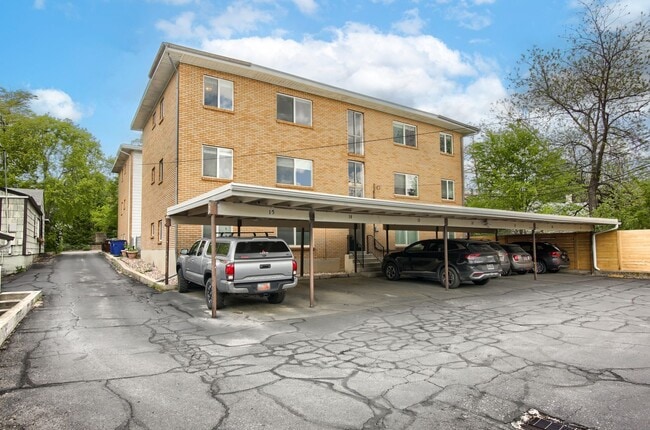 Building Photo - Stunning Condo Unit In Prime Location!