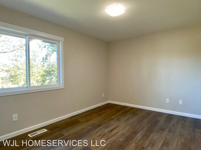 Building Photo - 2 br, 2.5 bath House - 1228 Bellefield Par...