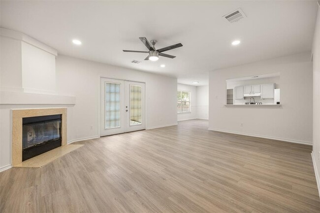 Building Photo - 1114 Thorn Creek Pl