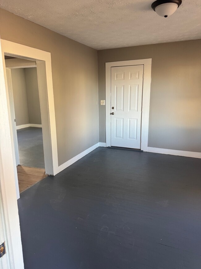 Primary Photo - 2931 Gurnee Ave