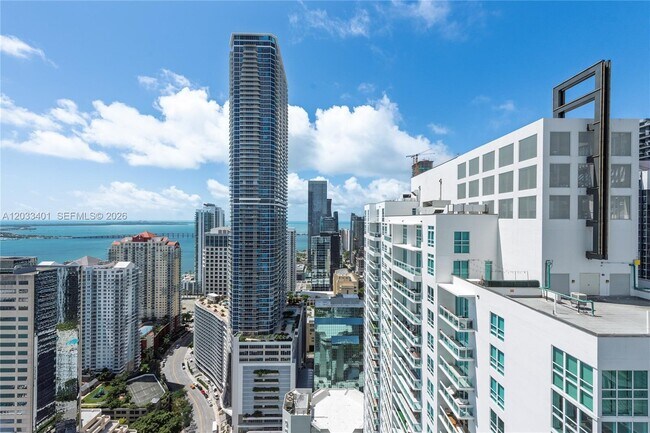 Building Photo - 950 Brickell Bay Dr