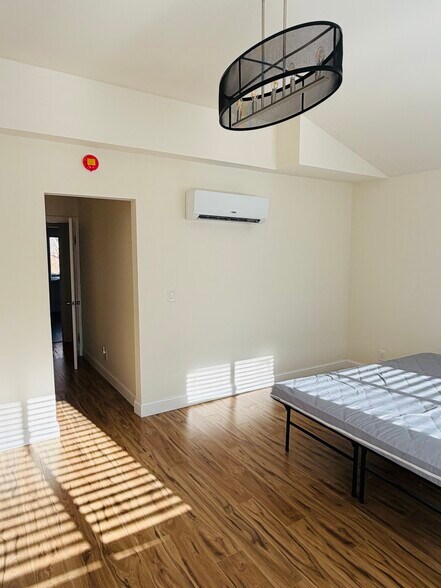 Building Photo - 515 Cow Hill Rd