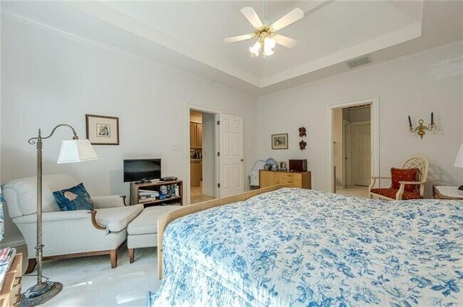 Building Photo - 322 Pebble Trail