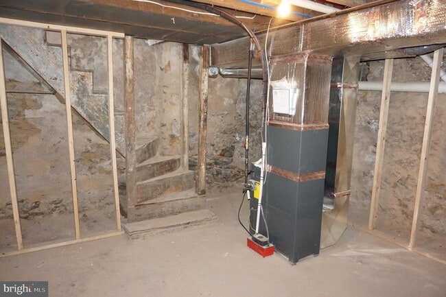 Building Photo - 132 Wendover St