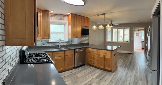 Primary Photo - 761 56th St