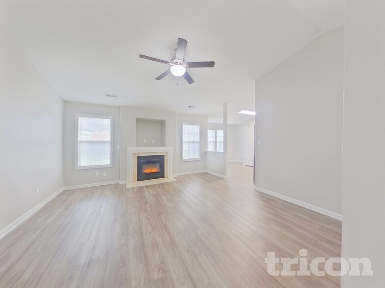 Building Photo - 6211 Whispering Brook Ct