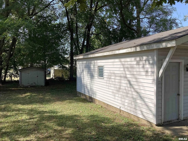 Building Photo - Lovely 2-Bedroom Newly Renovated Home!