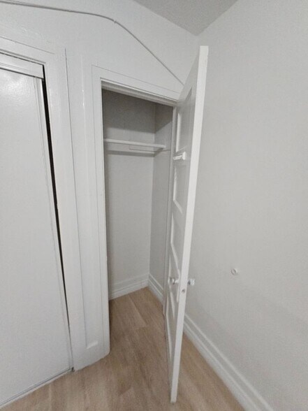 Building Photo - 713 1/2 West 57th Street