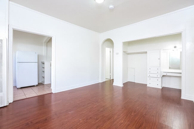 Building Photo - 21 Westminster Ave