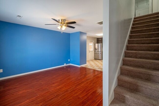 Building Photo - Charming Two-Story Home with Easy Access to Charlotte's Best Amenities