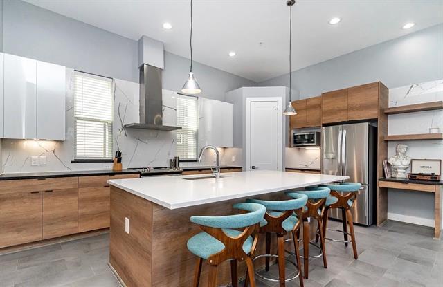 Building Photo - 2239 Lovedale Ave