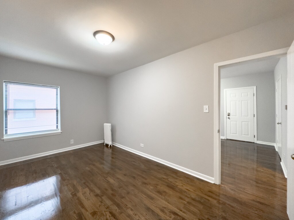 Building Photo - 5746 N Winthrop Ave