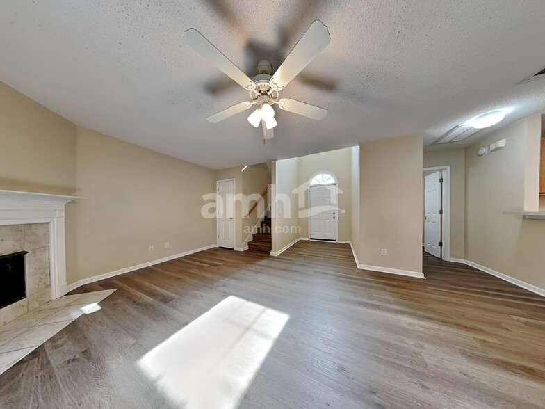 Building Photo - 20 Willow Lakes Dr