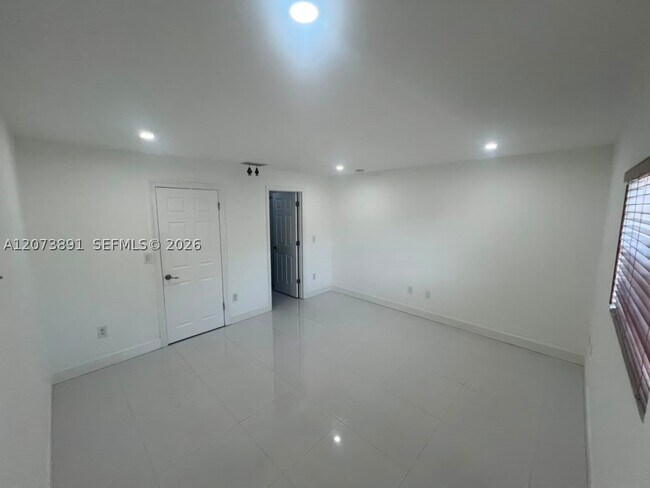 Building Photo - 15410 SW 74th Cir Ct