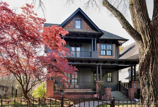 Building Photo - 349 N Highland Ave NE