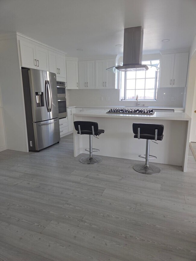 Building Photo - 2536 W 227th St