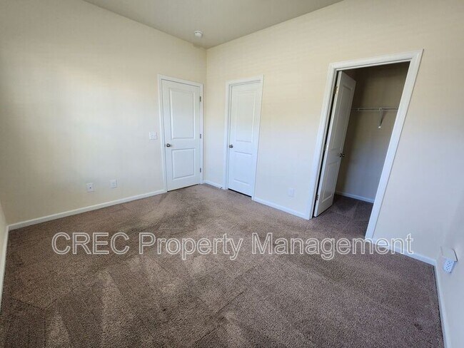 Building Photo - 260 Hyrne Dr