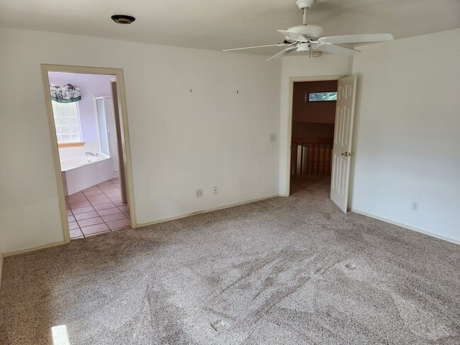 Building Photo - Spacious Country Club Home | 2,900+ Sq Ft | A/C | 3-Car Garage