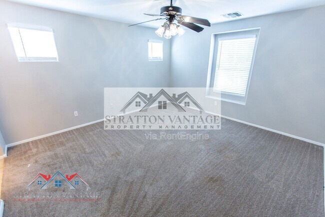 Building Photo - 10013 E Impala Ave