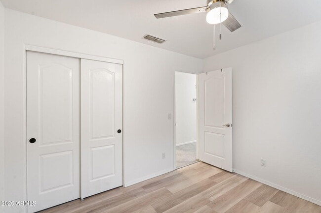 Building Photo - 523 W Kelton Ln