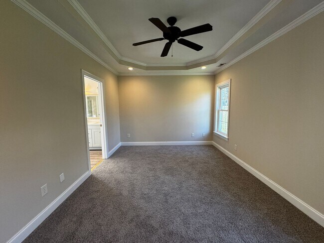 Building Photo - 181 New Hampshire Ct