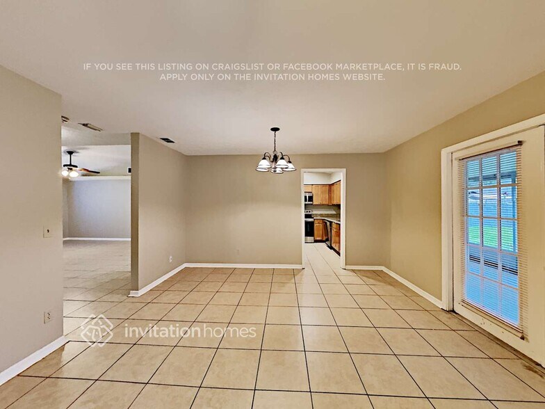 Building Photo - 715 Foxglove Pl