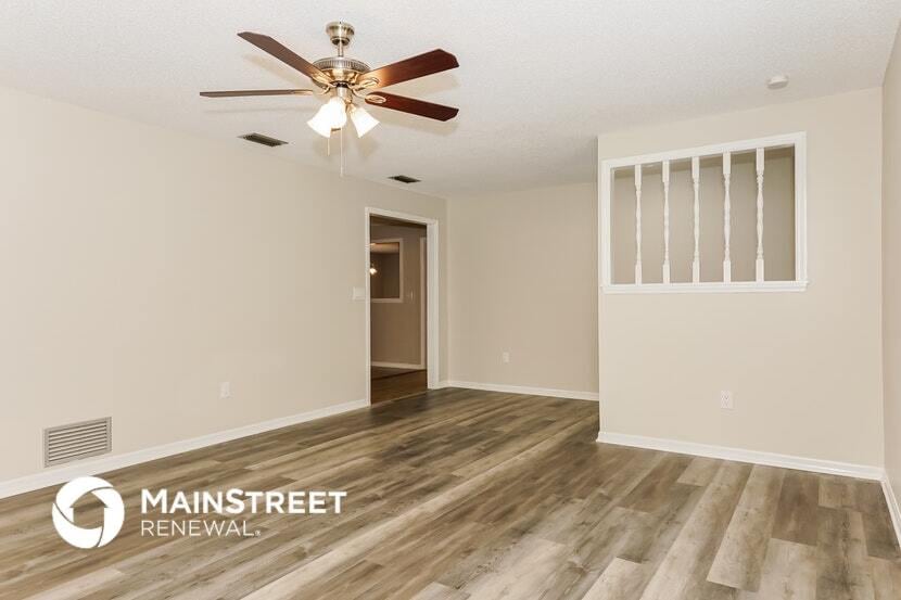 Building Photo - 1325 N Circle Dr