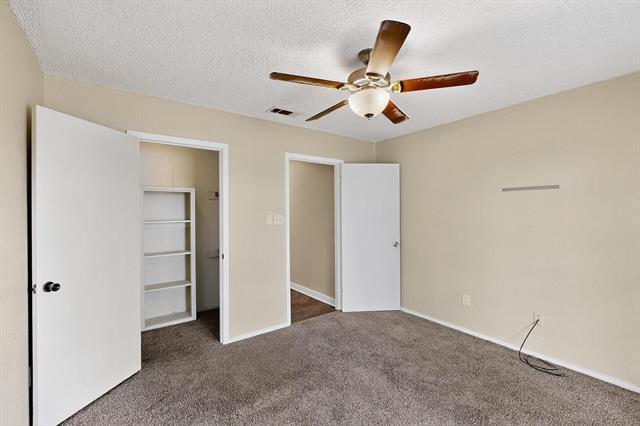 Building Photo - 2407 Meadow Creek Dr