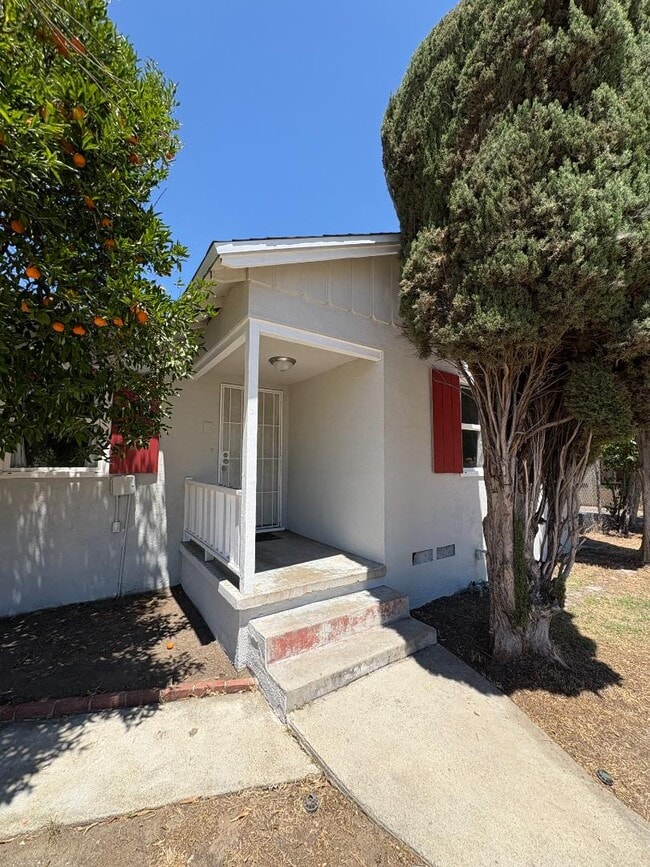 Building Photo - 8132 Tapia Via Dr