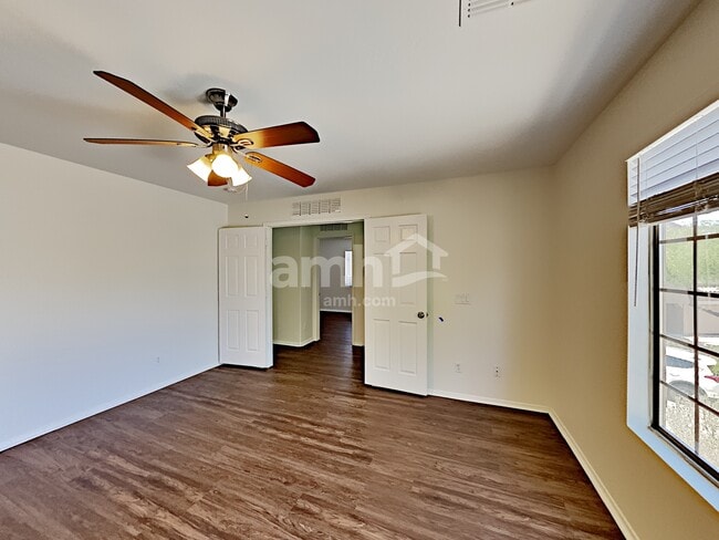 Building Photo - 11319 W Mariposa Dr