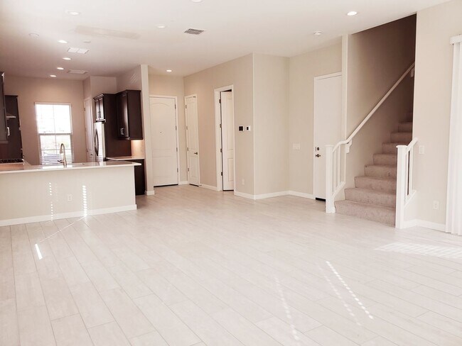 Building Photo - Newer Smart Home Near Mayo Clinic!