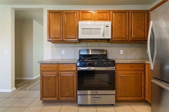 Building Photo - 401 Spruce Dr