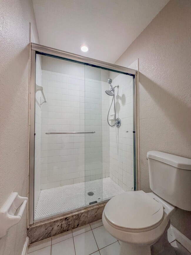 Building Photo - 1913 N Congress Ave