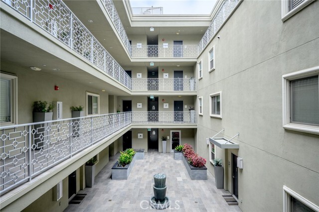 Building Photo - 11023 Fruitland Dr