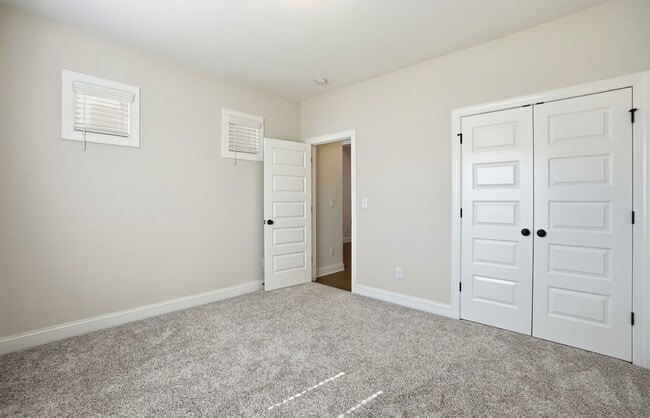 Building Photo - Stunning Home with Main-Level Bedroom, Gourmet Kitchen