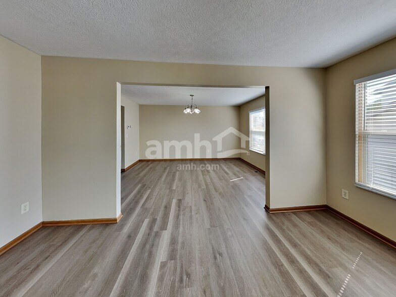 Building Photo - 180 Shaleridge Dr