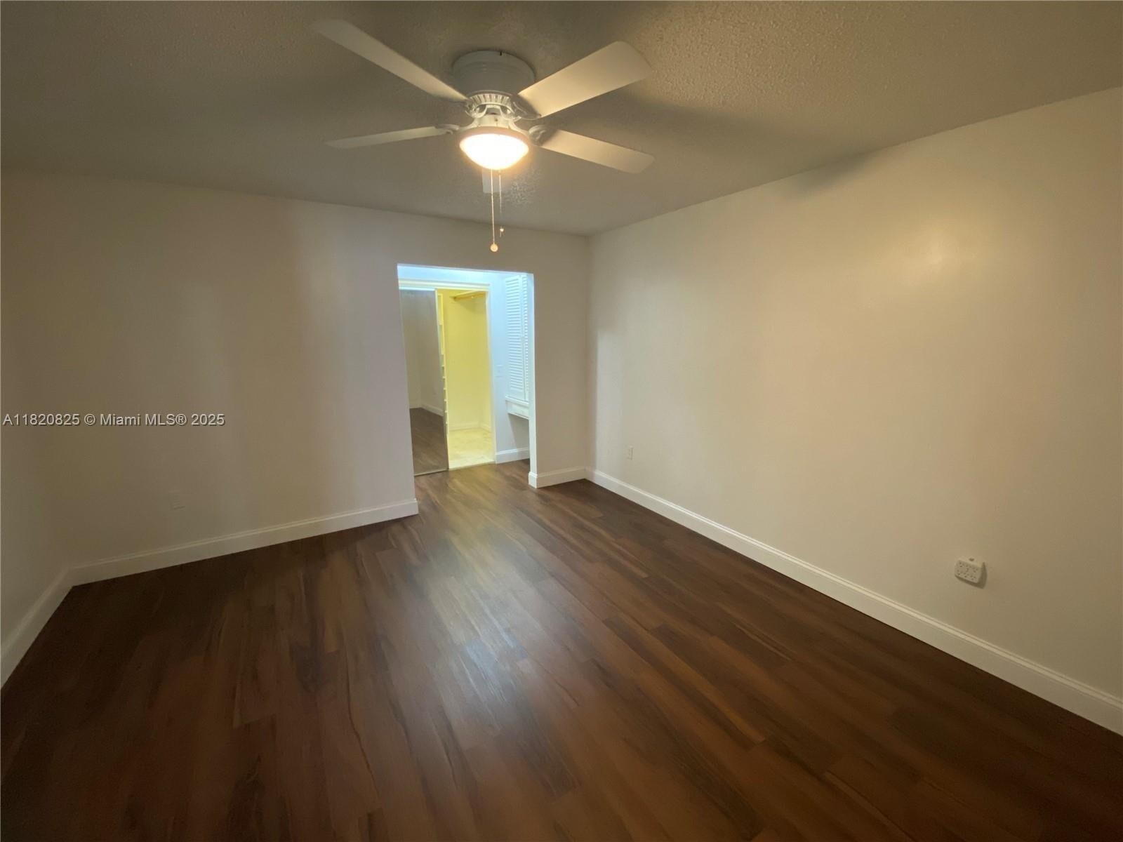 Building Photo - 8250 Southampton Dr