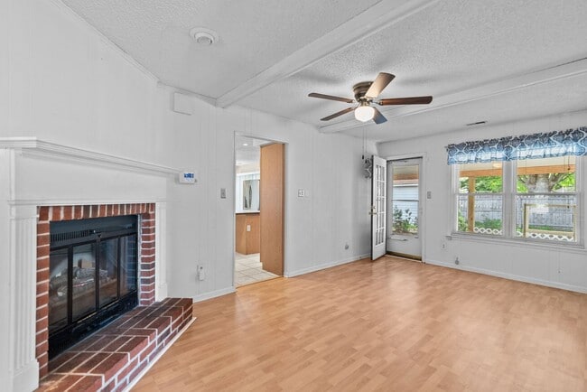 Building Photo - Charming 3-Bedroom Ranch in Quiet Chesapea...