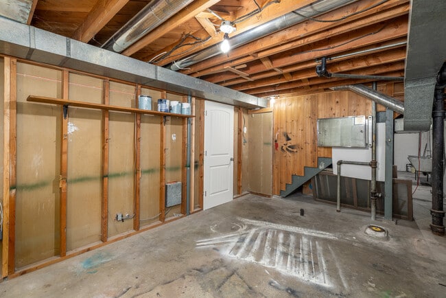 Building Photo - 3011 W Dalke Ave