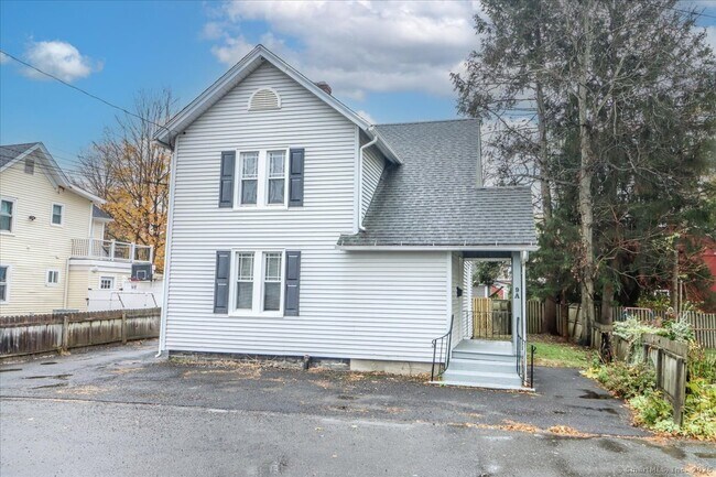 Building Photo - 9 Nicholas Square