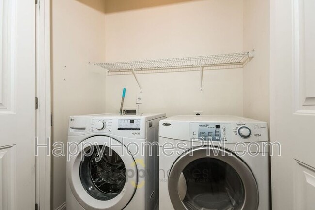 Building Photo - 5194 Celtic Dr