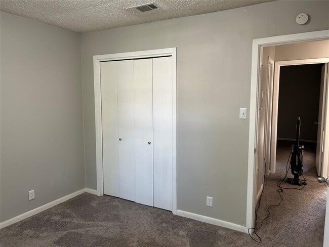 Building Photo - 1910 Westridge Dr