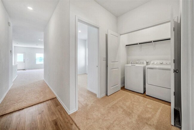 Building Photo - 14405 Nini Cv