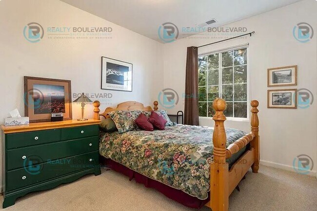 Building Photo - Beautiful 3 bedroom 2 bath house in Sommersett with access to Amenities-Including a clubhouse, re...