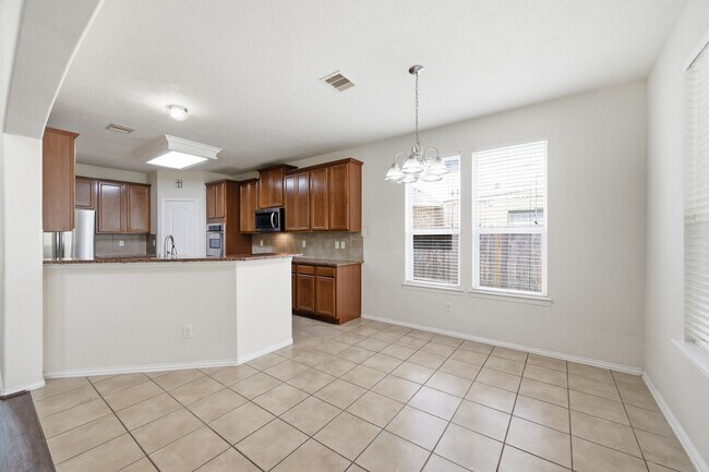 Building Photo - 2117 Rushing Spring Dr
