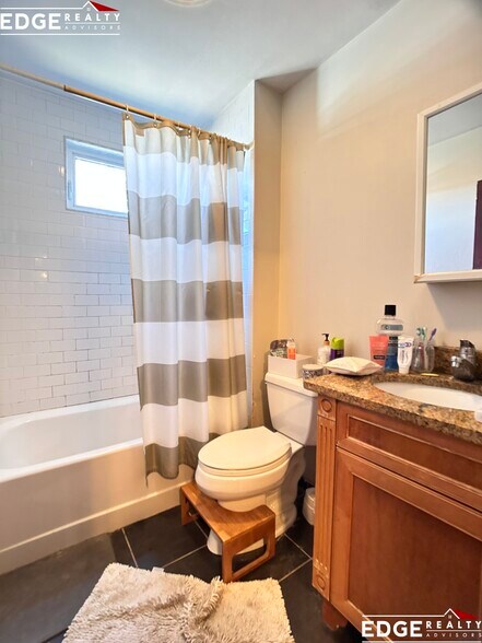 Building Photo - 46 Mapleton St