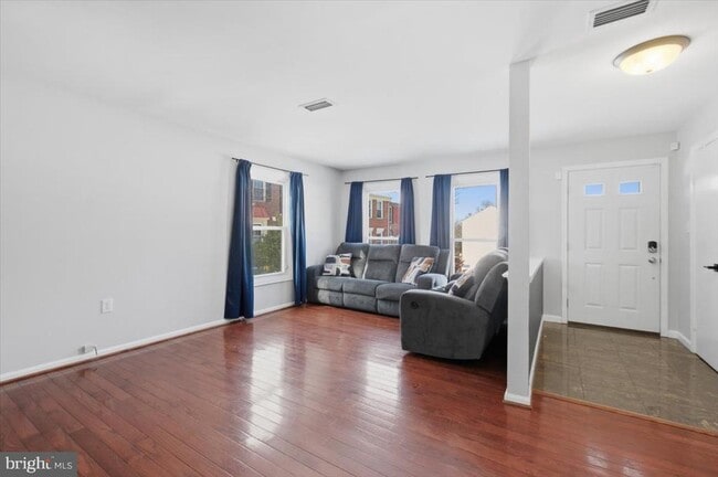 Building Photo - 14187 Royal Oak Ln