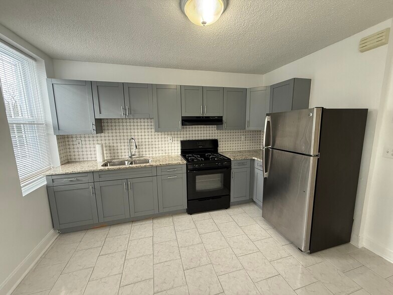 Building Photo - 1115 11th St