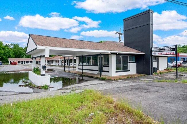 Building Photo - 905 Providence Blvd